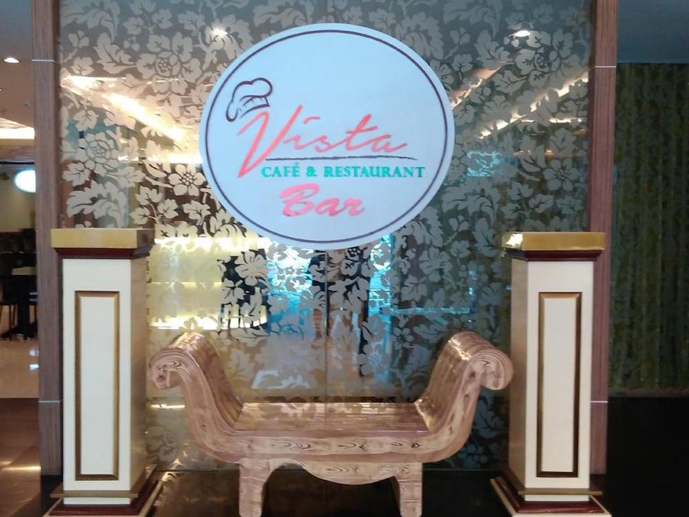 Vista Hotel Cubao Quezón by Eksteriør bilde