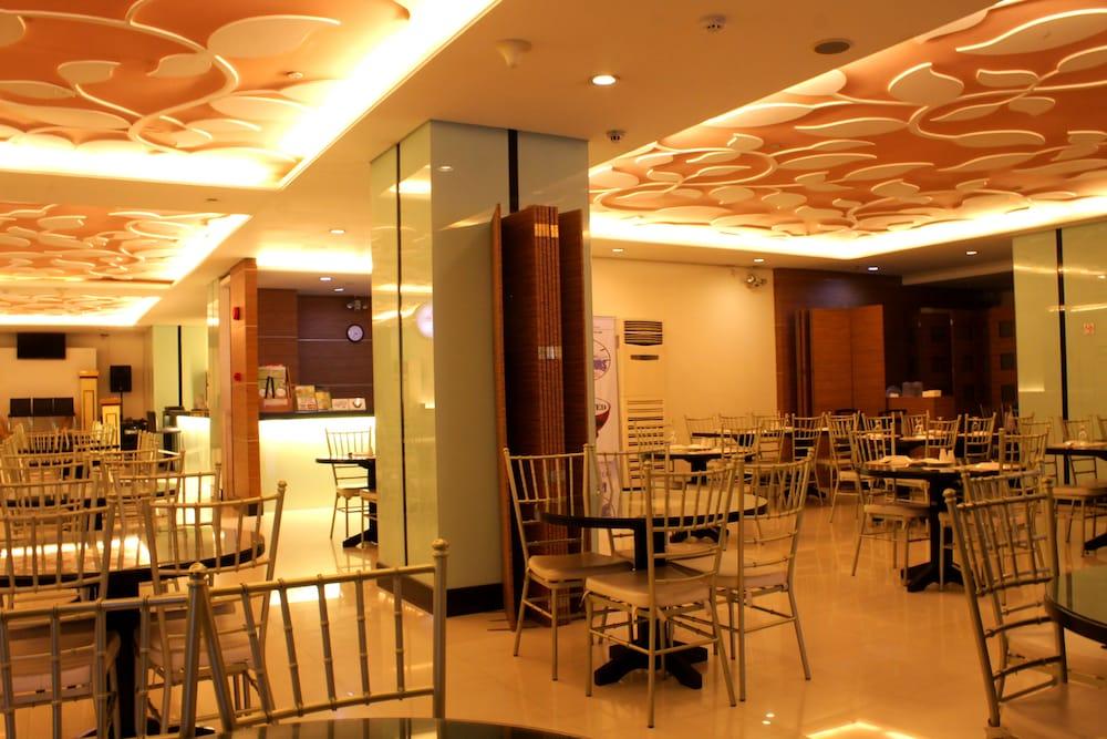Vista Hotel Cubao Quezón by Eksteriør bilde
