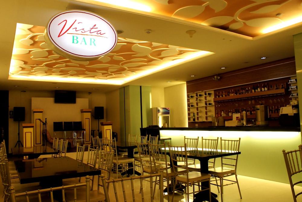 Vista Hotel Cubao Manila Eksteriør bilde
