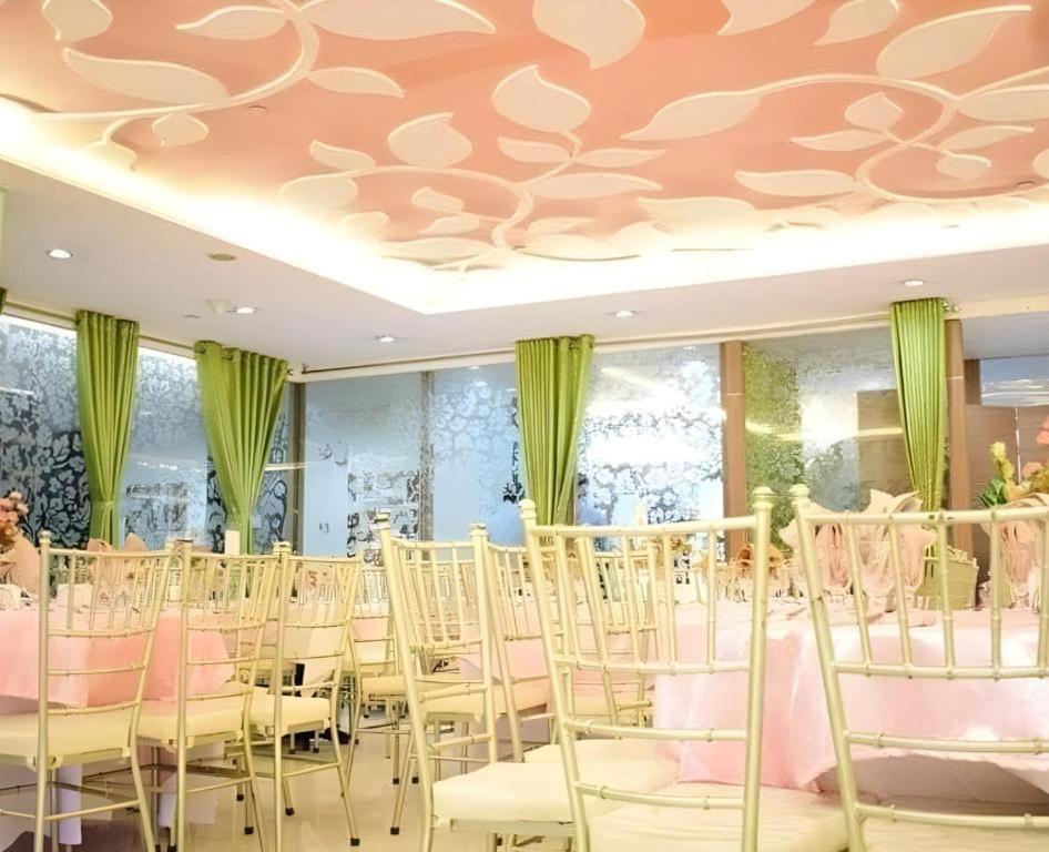 Vista Hotel Cubao Quezón by Eksteriør bilde