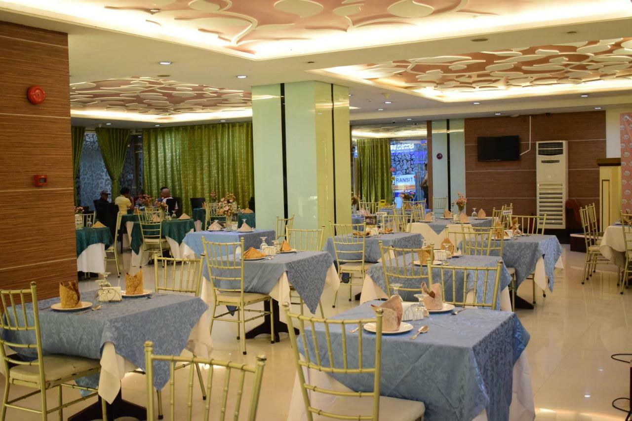 Vista Hotel Cubao Quezón by Eksteriør bilde